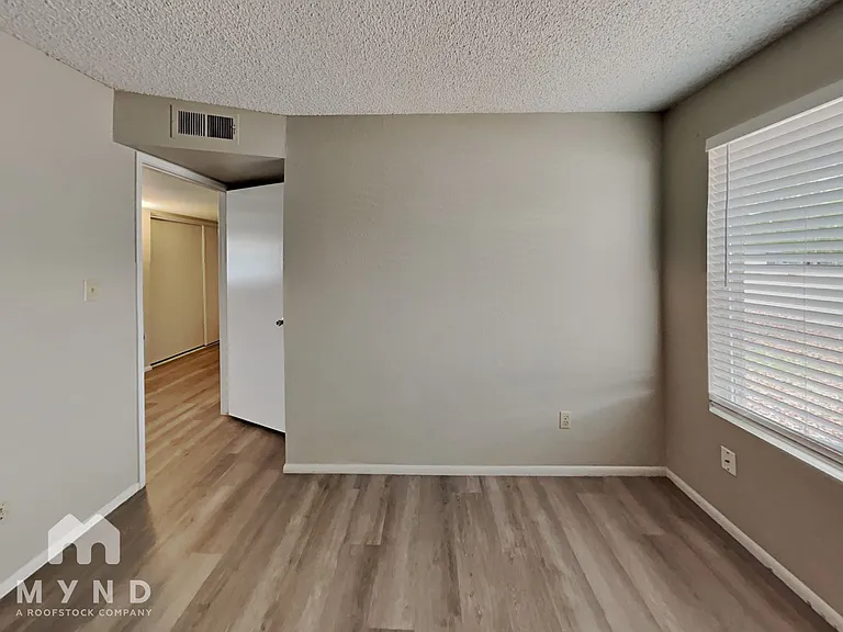 7233 W San Miguel Ave — Photo 17