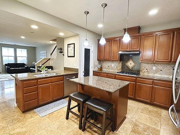 5th image of 1388 Thornbury Ln