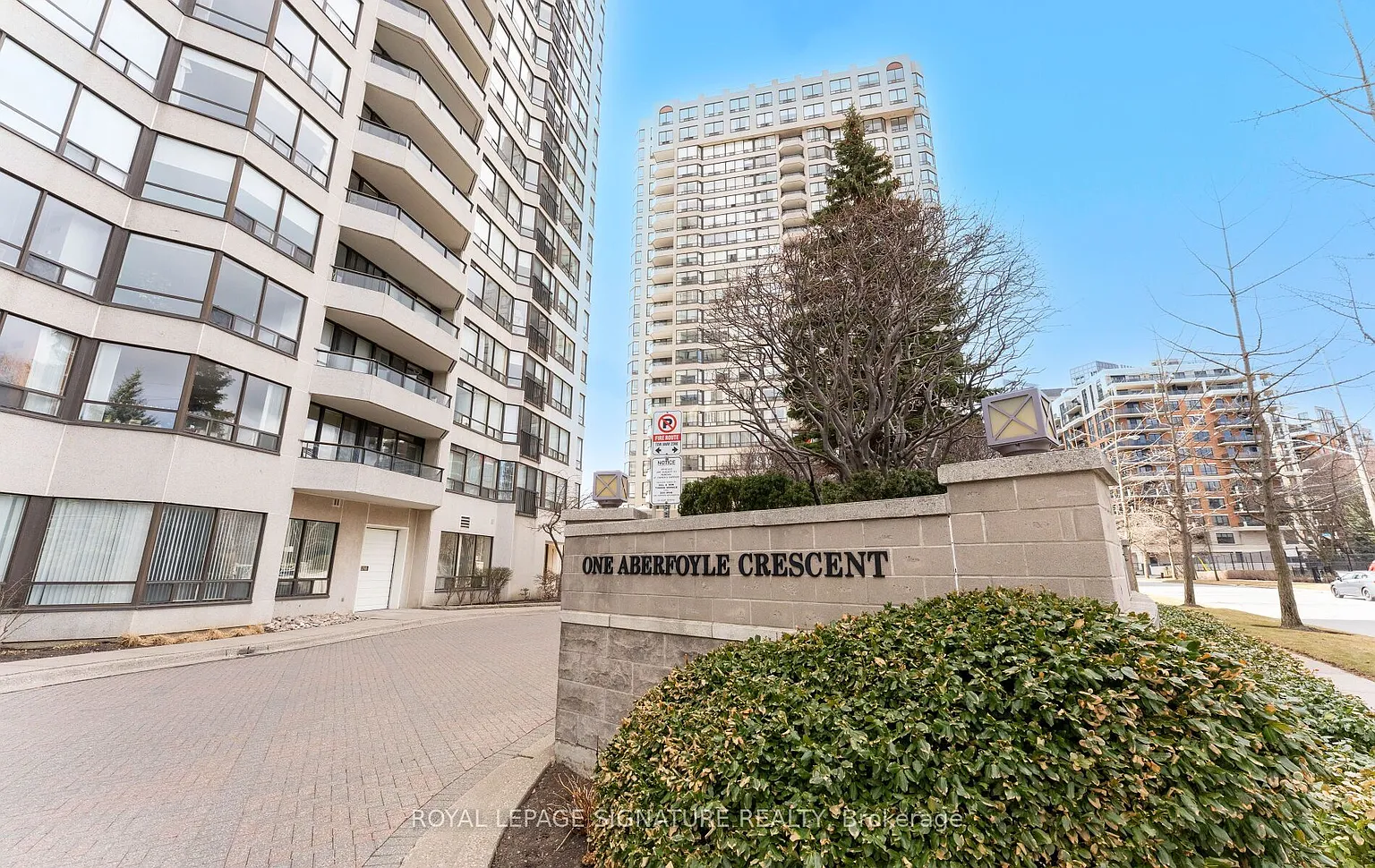 1 Aberfoyle Cres #2112 photo 1