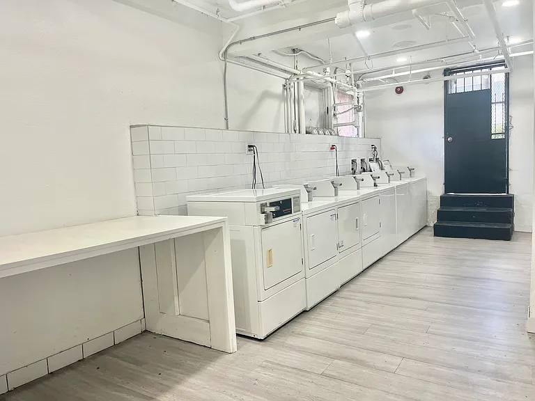 1184 N Madison Ave #107 — Photo 11