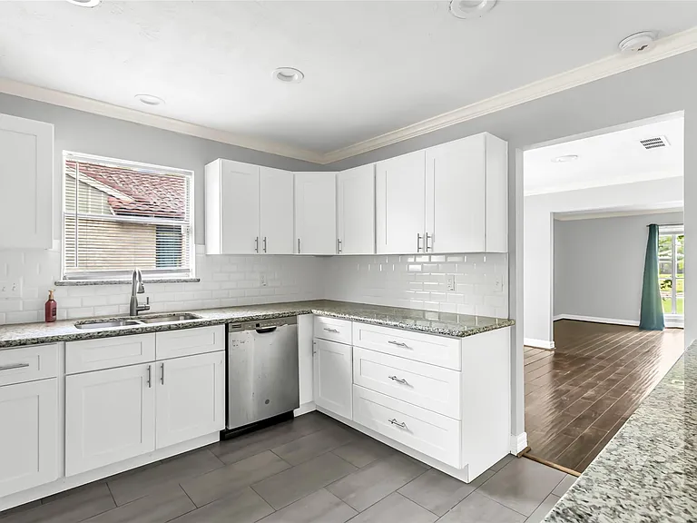 211 W North Hill Dr — Photo 12