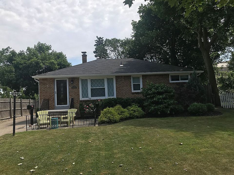 1st image of 20 Berryman Dr