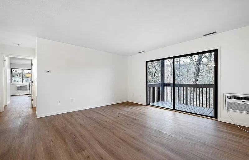 2 bed, 2.0 bath, 731 sqft, $1,795 — Photo 3