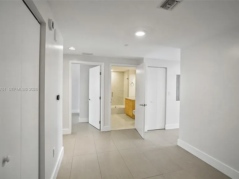 16385 Biscayne Blvd #1919 — Photo 5