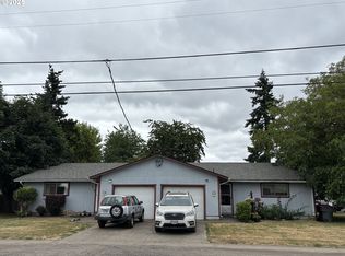 410-412 SE Nursery St, Amity, OR 97101