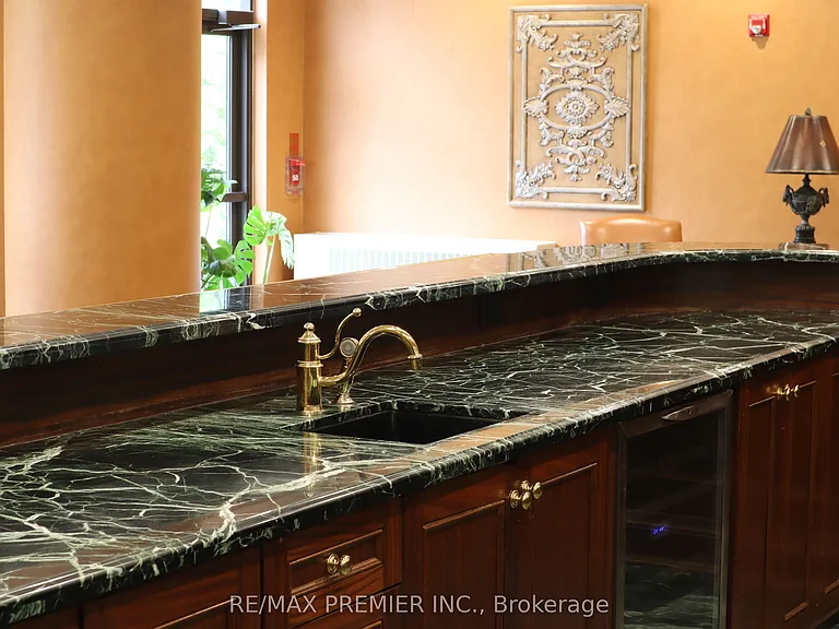 9225 Jane St #1506 — Photo 37