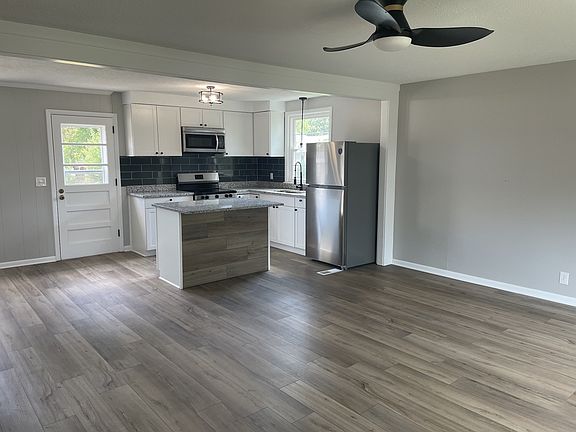 2nd image of 302 Copeland Rd
