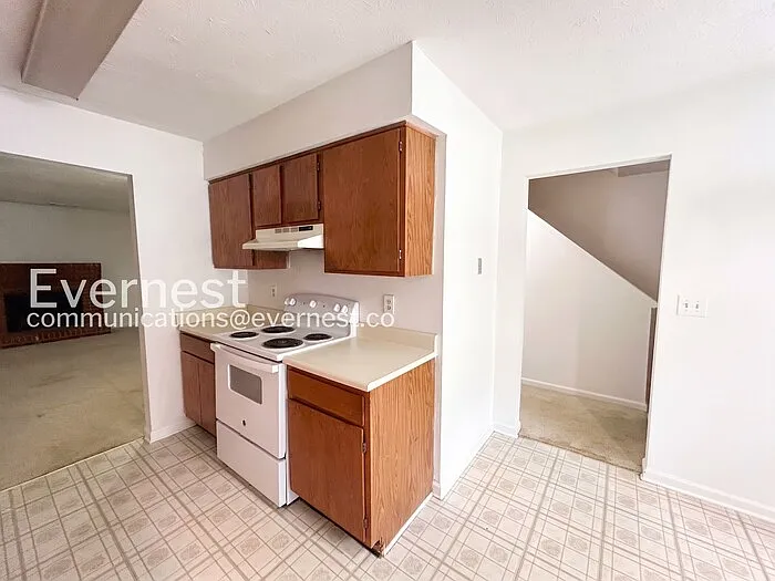 402 Hamilton Trce — Photo 5