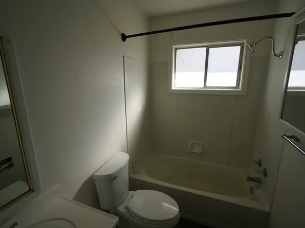 2525 Bremer Dr, Lawrence, KS 66049