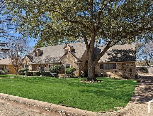 1st image of 1704 Venetian Cir