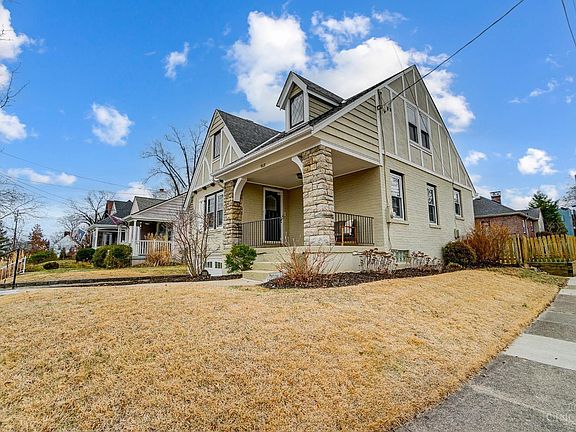 3rd image of 3313 N Sterling Way