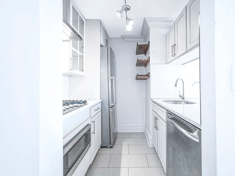 200 Rector Pl #7F — Photo 8