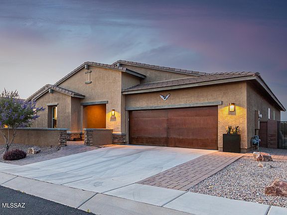 3rd image of 1311 E Stronghold Canyon Ln