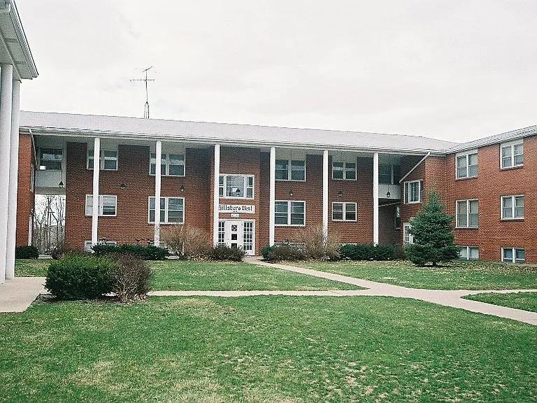1015 W Benton St — Photo 1