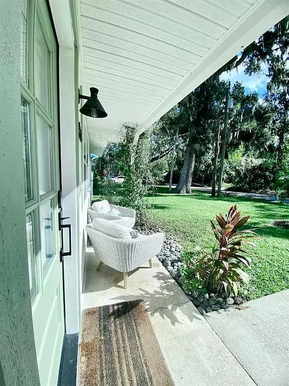 3 bed, 2.0 bath, 1347 sqft, $3,600 — Photo 2