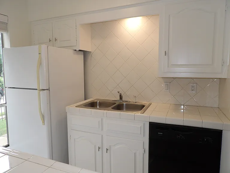 3100 Elizabeth St #101 — Photo 7