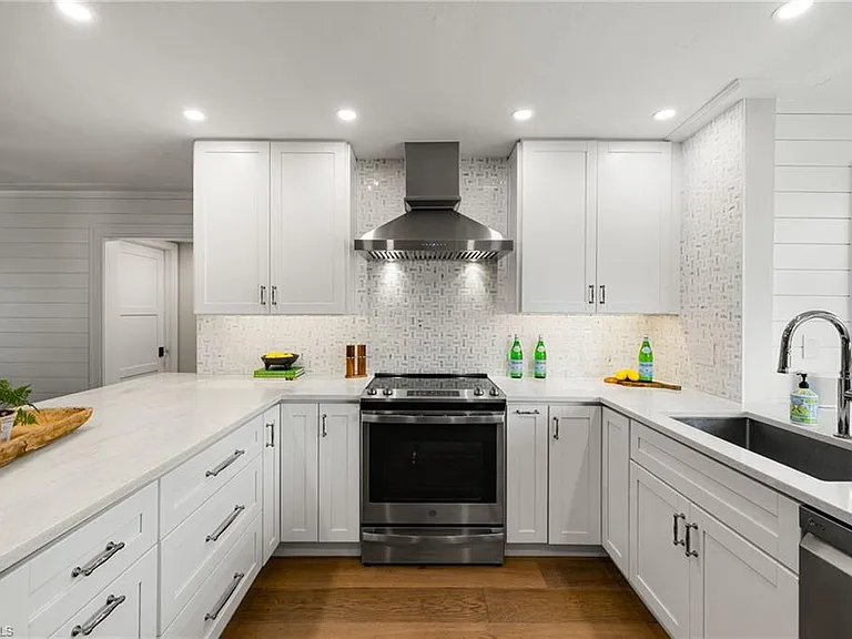 3135 Riviera Dr #B205 — Photo 11