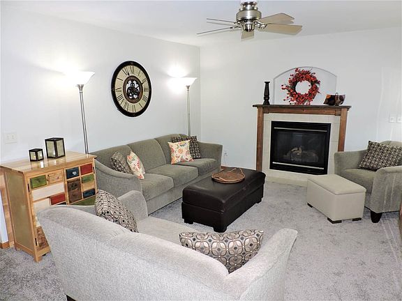 Brand new carpet throughout!