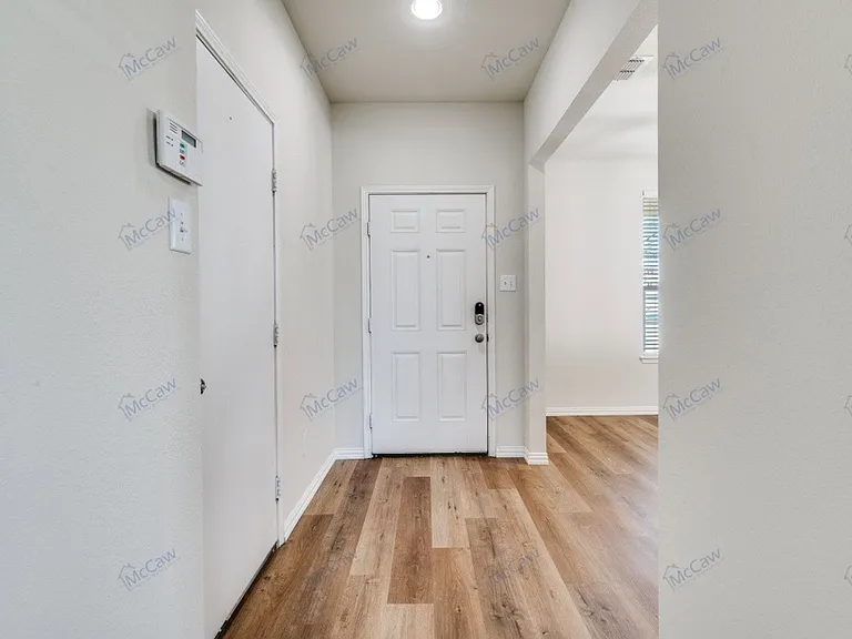 1516 Abby Creek Dr — Photo 4