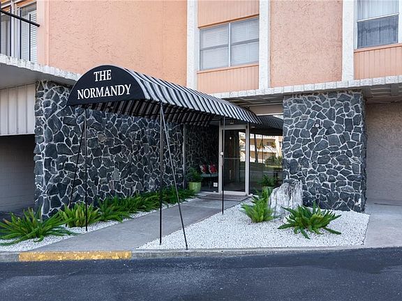 5th image of 1120 N Shore Dr NE Unit 605