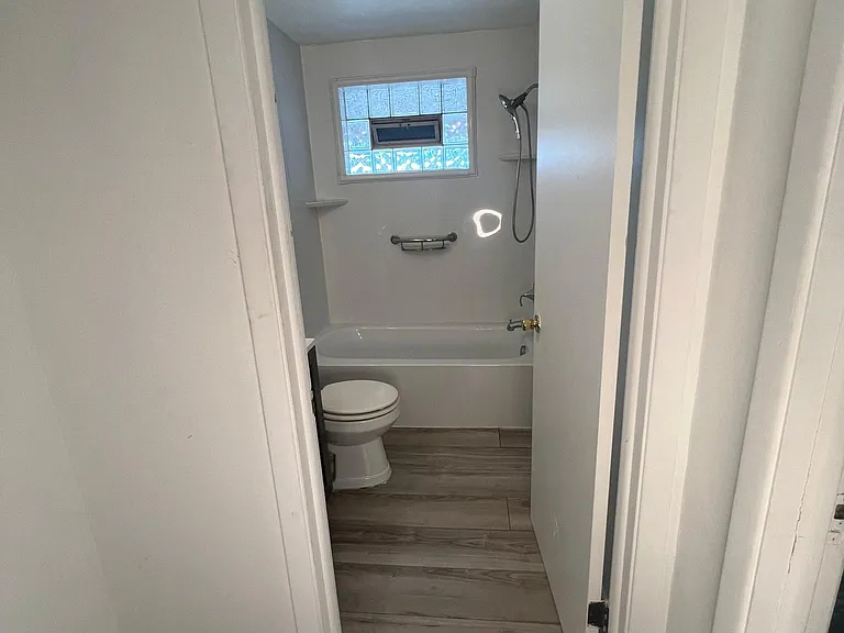 5976 Engle Rd — Photo 8