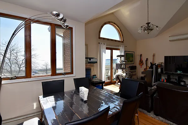 Rented by Bohemia Realty Group | media 4