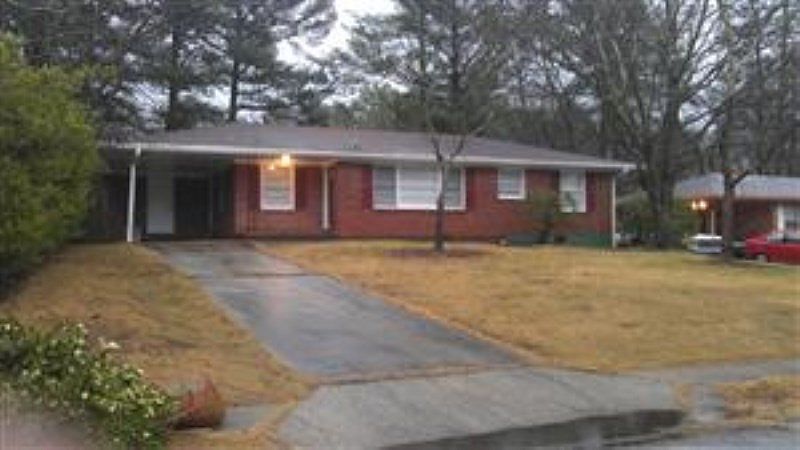 2nd image of 1776 Atherton Dr