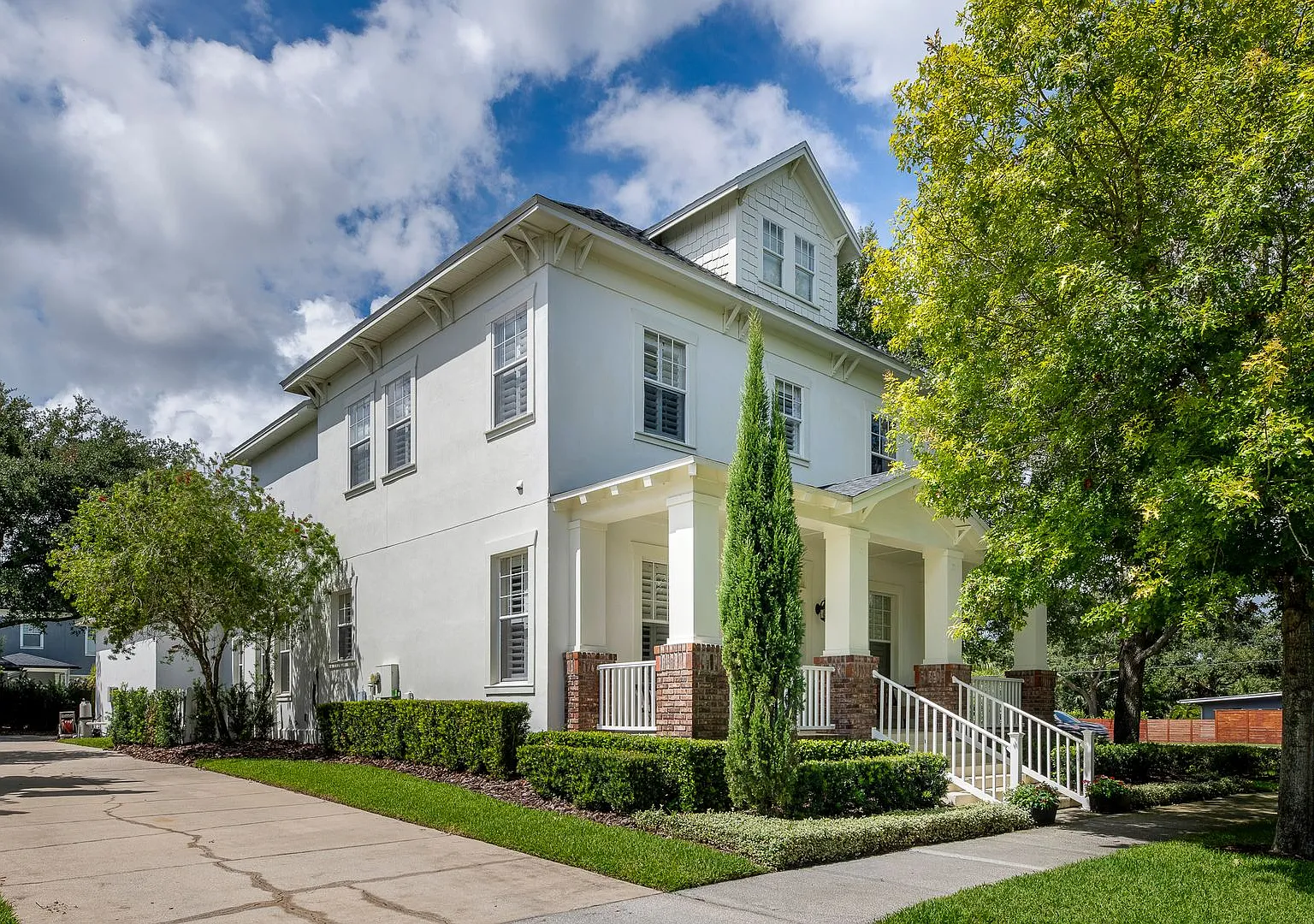 Baldwin Park Beauty! 3 Bed/2.5 Bath Pool Home! Available October 15th! — Photo 1