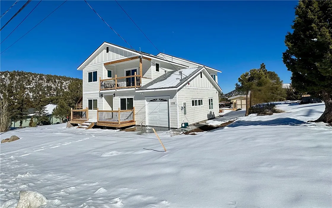 5 bed, 3.5 bath, 2379 sqft, $3,500 — Photo 2