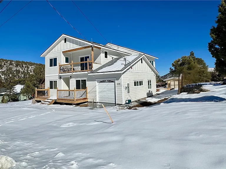 1215 Valley View Dr — Photo 2