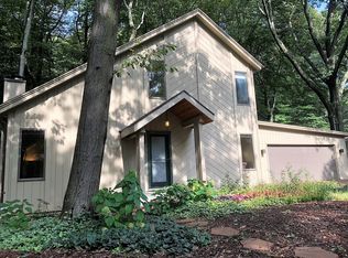 2401 Eagle Dr, Holland, MI 49424