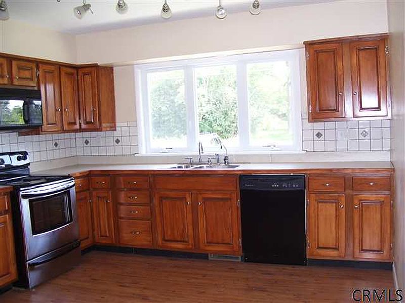 3rd image of 2539 RIDGE Road