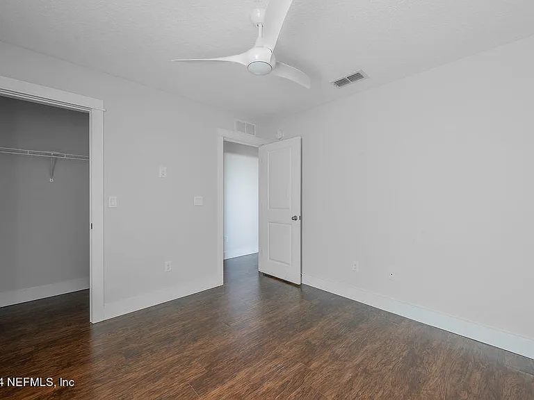 728 10th Ave S — Photo 26