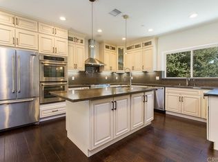 21468 De La Osa St, Woodland Hills, CA 91364