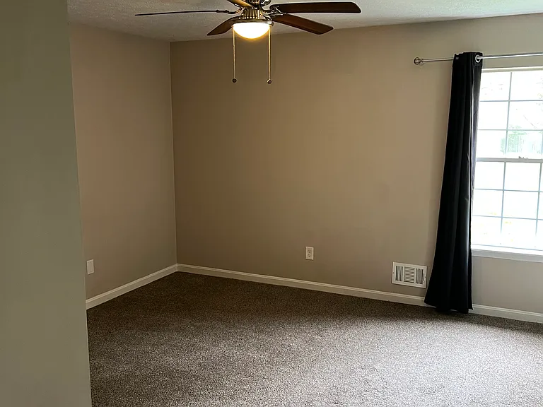 506 Old Harrods Creek Rd — Photo 10