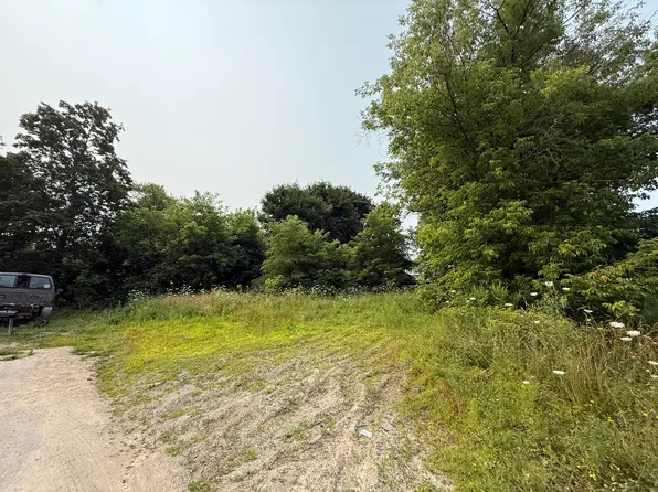 25 Mattanawcook Street, Lincoln, ME 04457