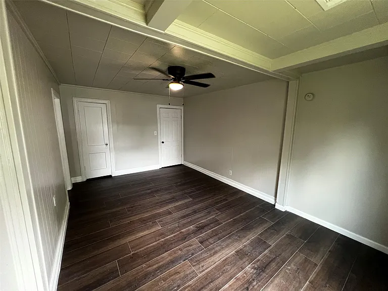 1805 E North St — Photo 14