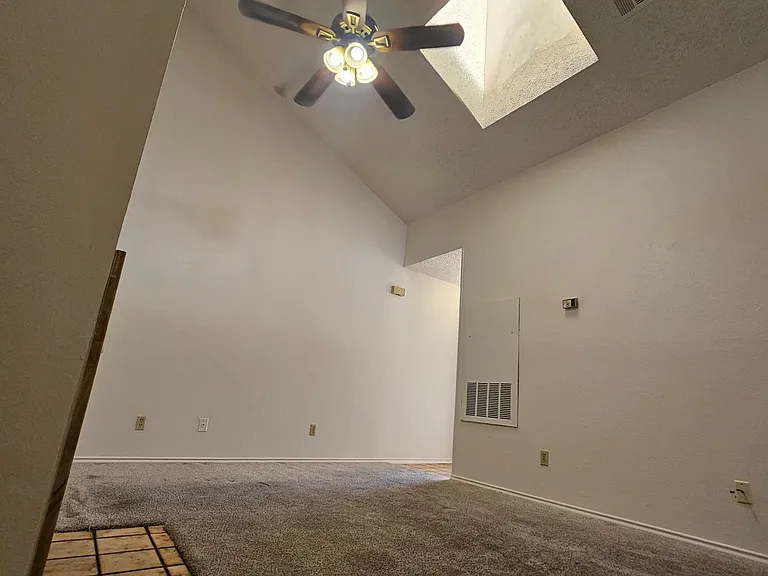 544 E Windsor Dr — Photo 8