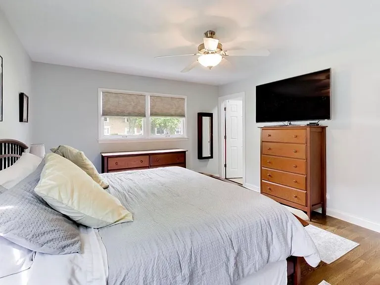 157 Walton St — Photo 9