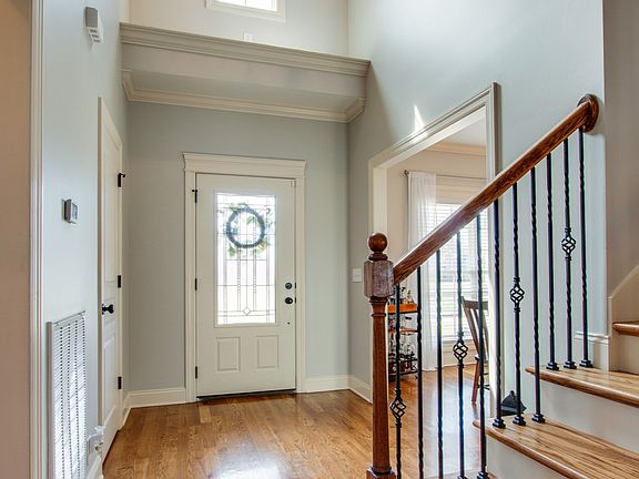 5th image of 109 Hyacinth Ct