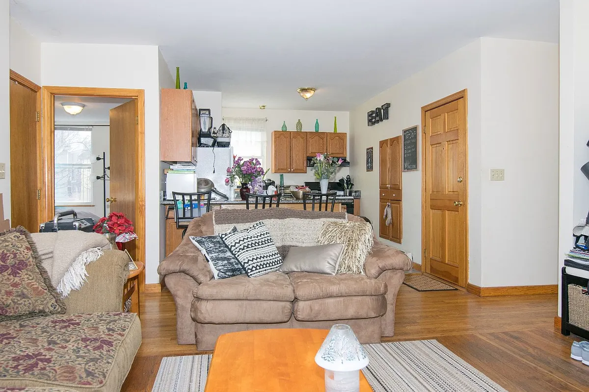Building Photo - 549 Washington St #6