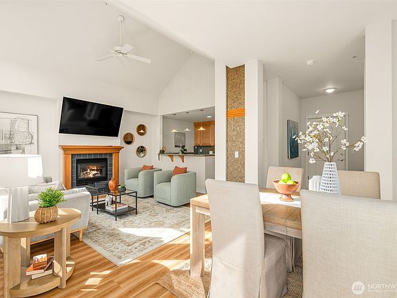 4th image of 55 Williams Avenue S #401