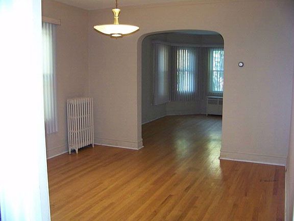 5th image of 2944 N 76th Ct
