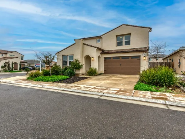 518 S Traverse Dr, Madera, CA 93636