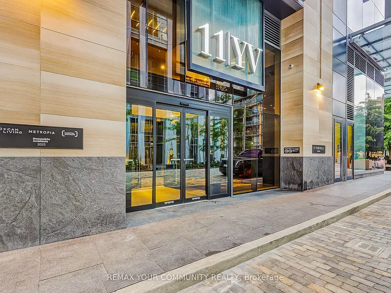11 Yorkville Ave N #4402 — Photo 1
