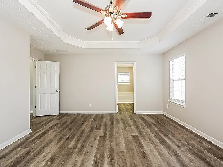 135 Greenland Dr — Photo 10