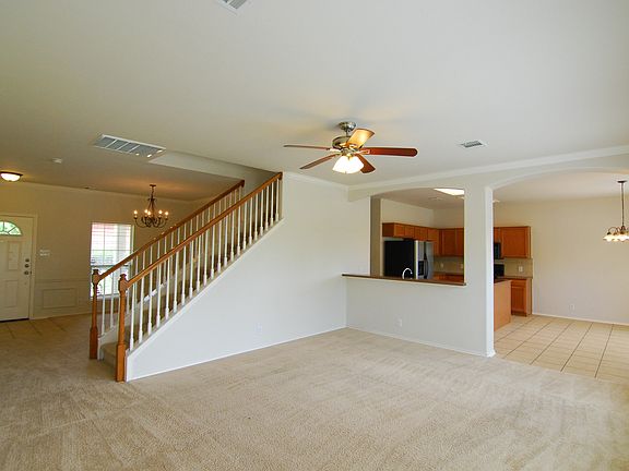 5th image of 231 Willow Grove Dr