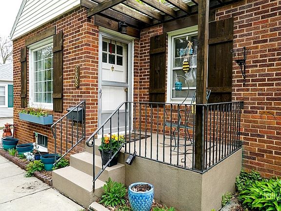 4th image of 2408 W Koenig St