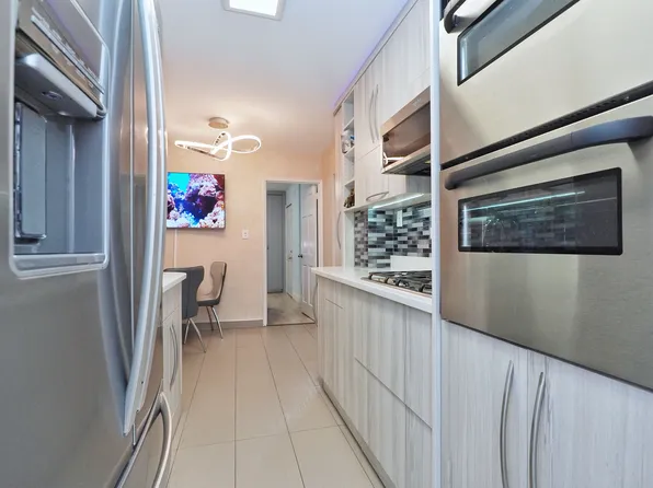 2711 Avenue X image 17 of 39