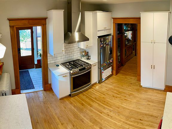 5th image of 3929 10th Ave S